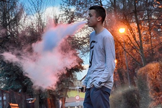 E Cigarette Use Soars Among Kentucky Teens / Public News Service